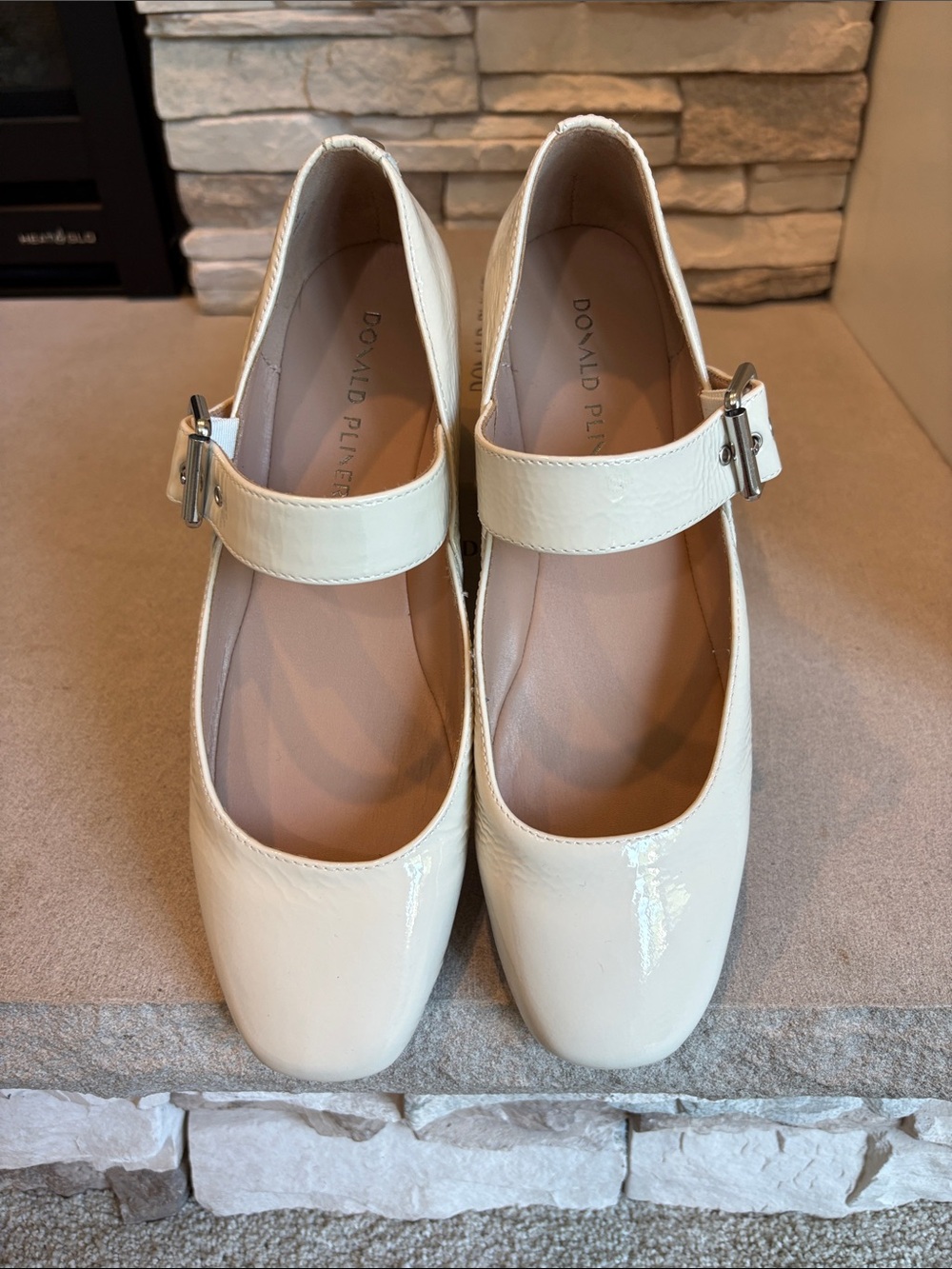 NEW Donald Pliner Liane Crinkle Patent Leather Mary Jane Flats